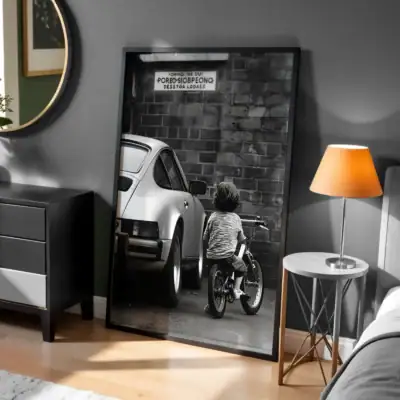 Çocuk ve Araba Dekoratif Tablo